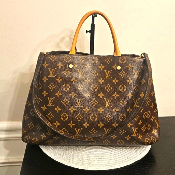 Louis Vuitton Montaigne GM – Monogram Canvas w/ Original Strap - Picture 1 of 15